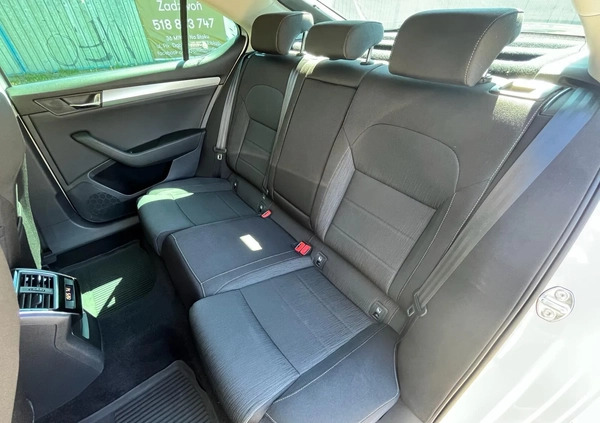Skoda Superb cena 82900 przebieg: 125000, rok produkcji 2019 z Elbląg małe 436